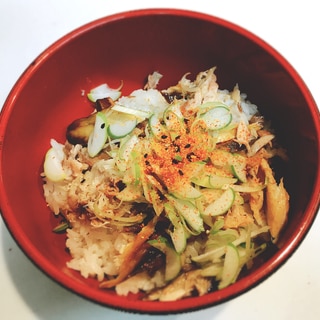 飲んだ後のしめに最高☆塩サバ丼